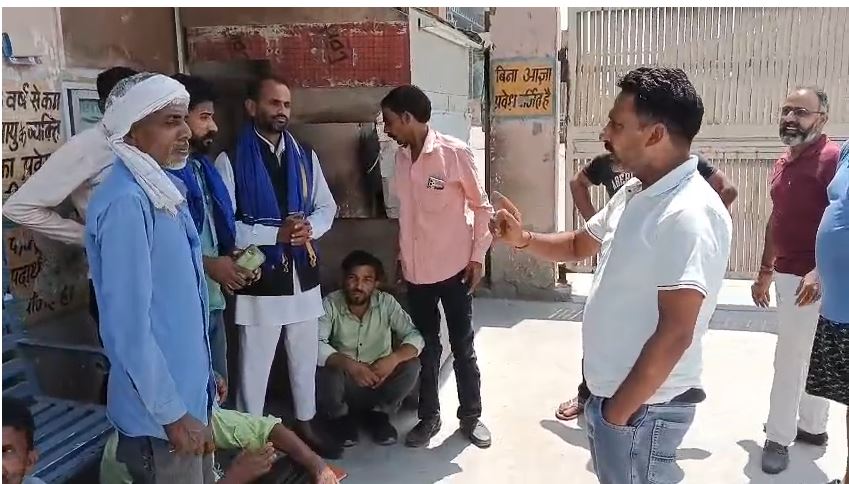 जसपुर में फैक्ट्री में हादसा, मजदूर गंभीर घायल; लापरवाही पर फैक्ट्री घेराव, धरने की चेतावनी