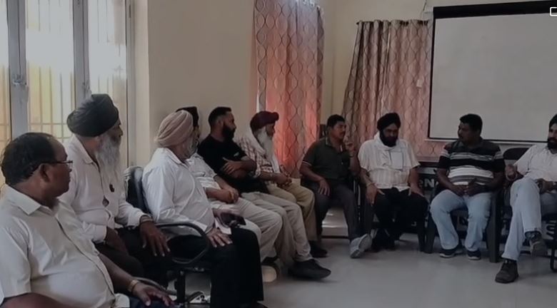 खटीमा में गेहूं कटाई के सीजन में मंडी में हुई दिक्कतें, किसानों में चिंता