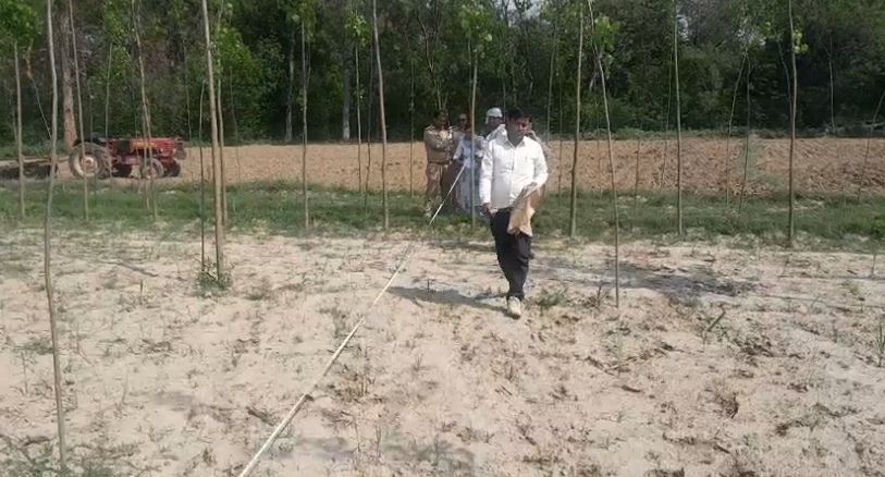 अब्दिपुर में पैमाइश के बावजूद अवैध कब्जे बरकरार, प्रशासन पर उठे सवाल