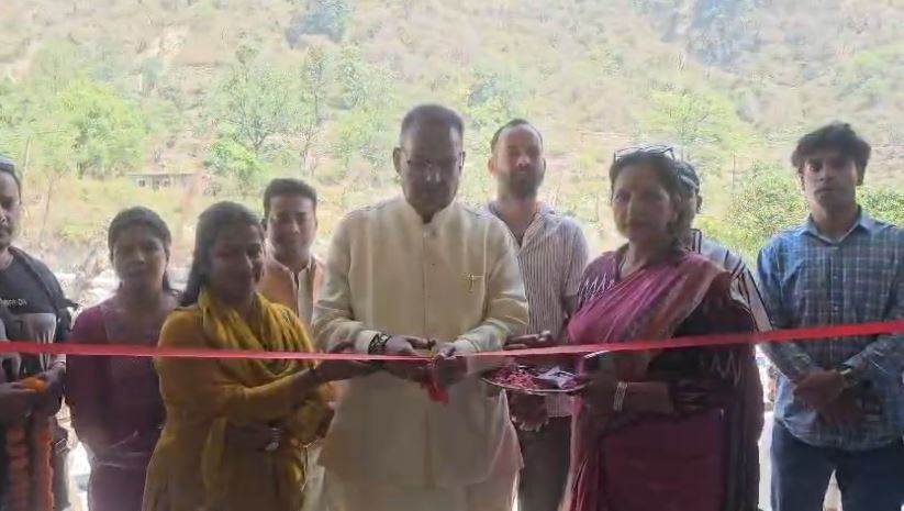 मसूरी में आपदा प्रभावितों को मिली राहत, शिखर फॉल पर नई दुकानों का उद्घाटन