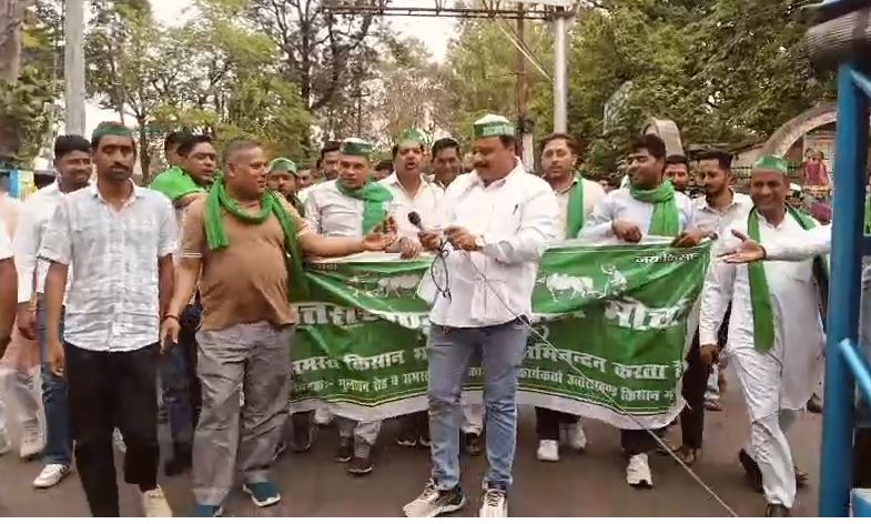 रुड़की में किसानों का प्रदर्शन, बिजली-राजस्व मुद्दों पर घेरा