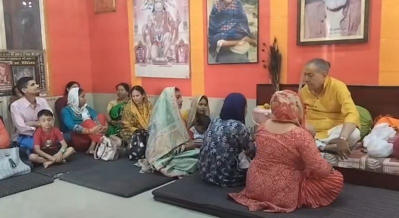 रूपनगर में बालाजी मंदिर का भव्य आयोजन, प्रसाद वितरण जारी