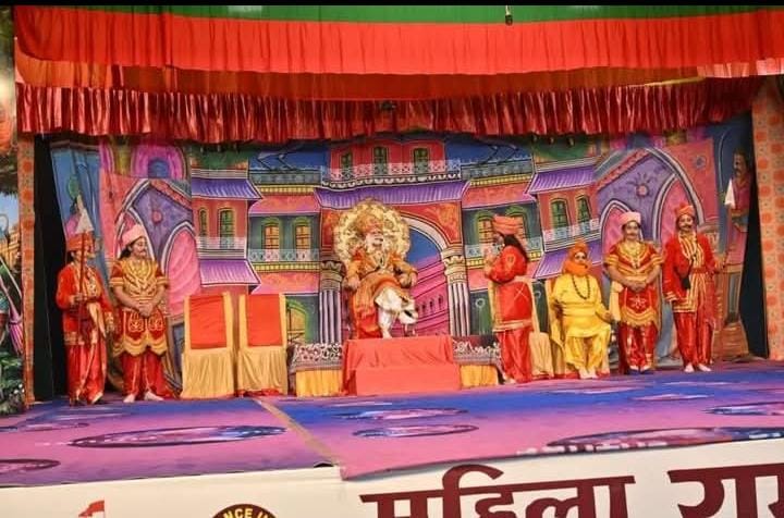 हल्द्वानी में महिला रामलीला का चौथा दिन, राम वनवास का भावपूर्ण मंचन