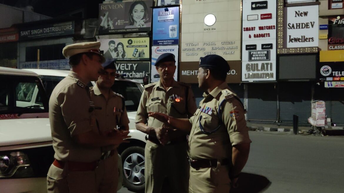 देहरादून में “ऑपरेशन प्रहार” तेज, एसएसपी खुद मैदान में, अपराधियों पर कड़ा शिकंजा
