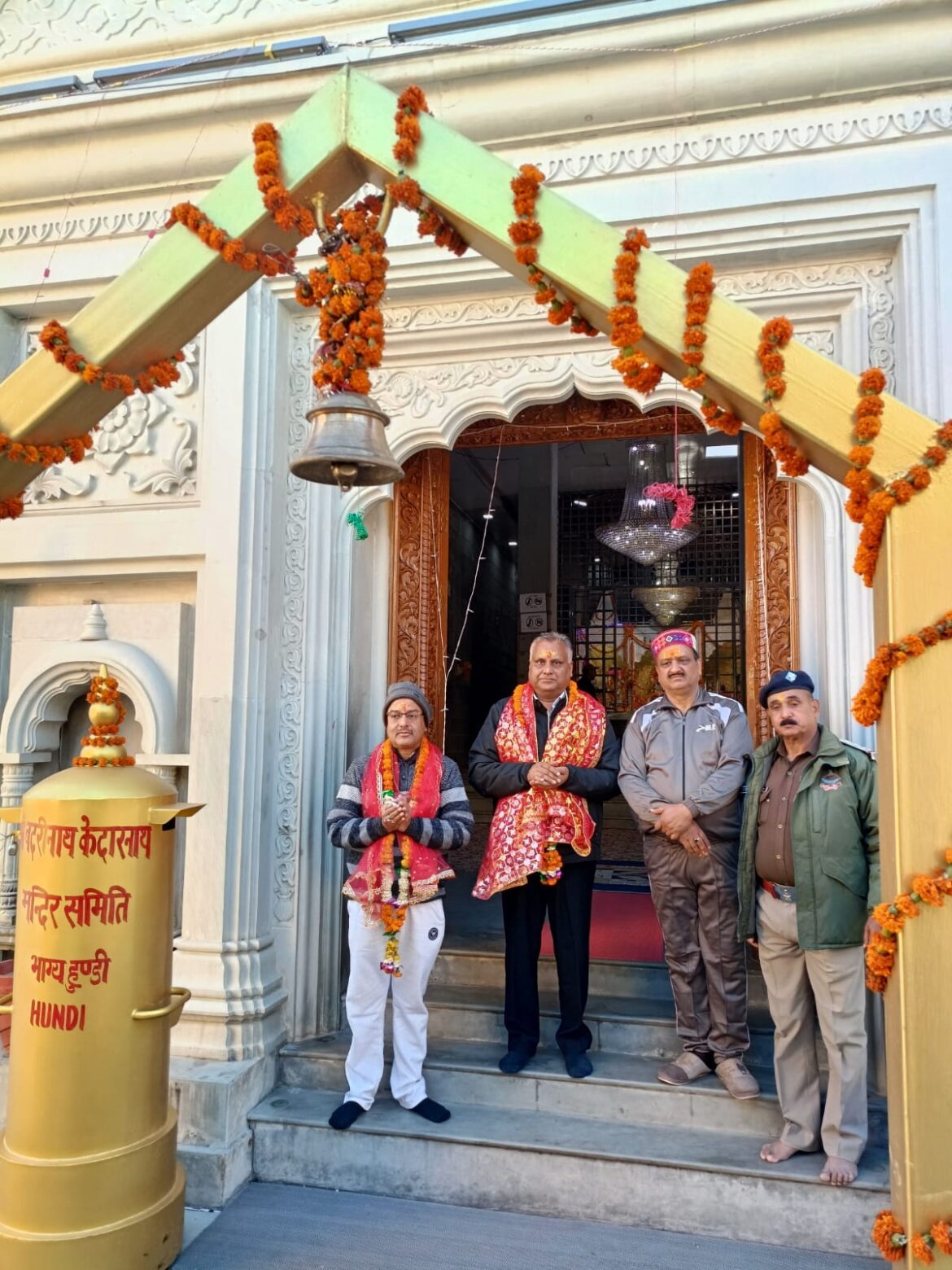 बद्रीनाथ धाम यात्रा से पहले नृसिंह मंदिर में पूजा-अर्चना, सुरक्षा तैयारियों का लिया जायजा