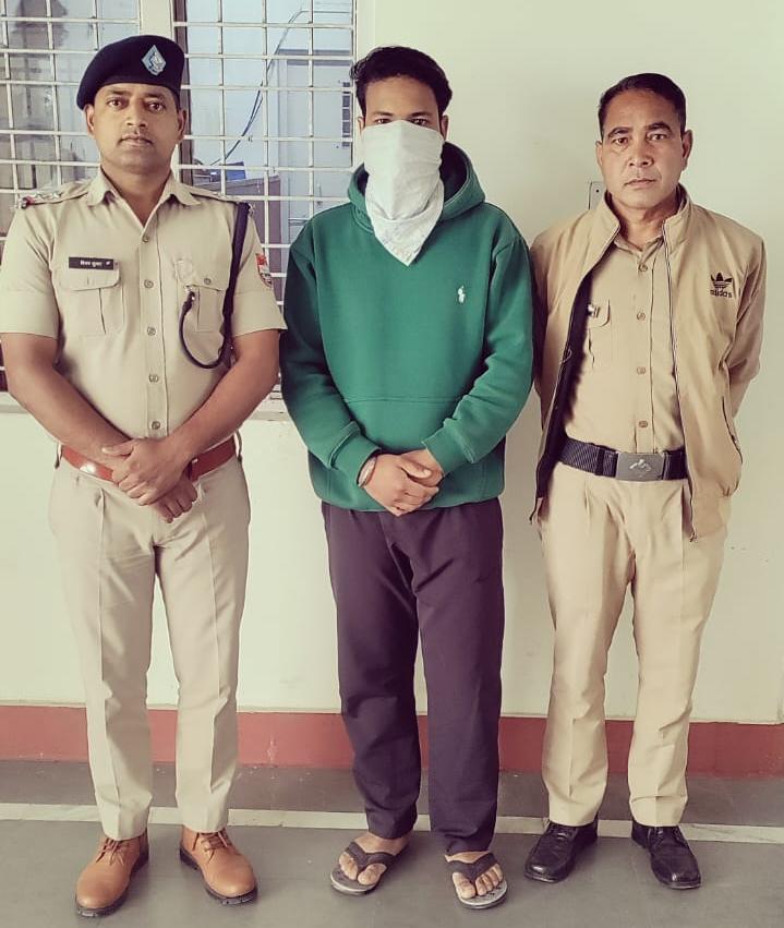 नैनीताल: ‘ऑपरेशन प्रहार’ के तहत फरार वारंटी गिरफ्तार, SSP के निर्देश पर ताबड़तोड़ कार्रवाई
