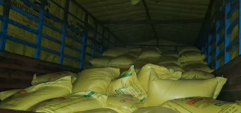 लक्सर में खाद की कालाबाजारी का खुलासा, किसान यूनियन भानू का घेराव