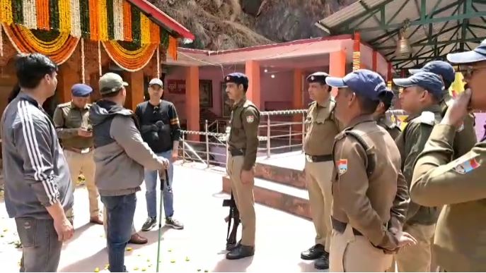 गंगोत्री और यमुनोत्री धाम के कपाट खुलने से चारधाम यात्रा शुरू, प्रशासन ने तैयारियों को दिया अंतिम रूप