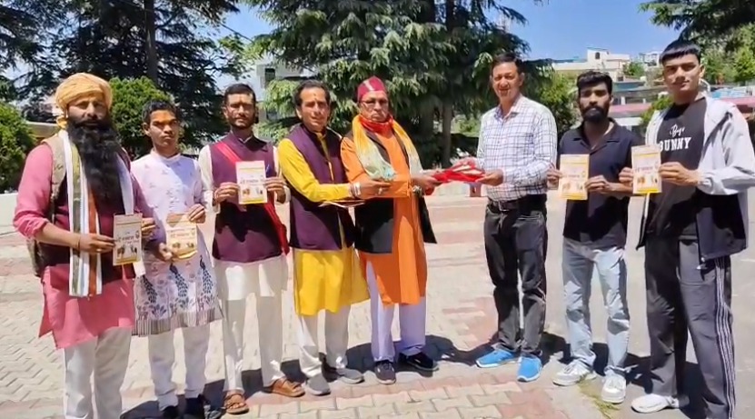 चंपावत में गौ सेवा सम्मान अभियान, गौ माता को राष्ट्रमाता का दर्जा देने की मांग को लेकर ज्ञापन सौंपा