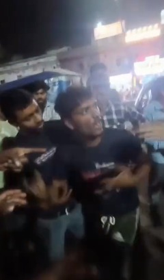 हरिद्वार रेलवे स्टेशन पर चोरी के आरोप में युवक की पिटाई, वीडियो वायरल