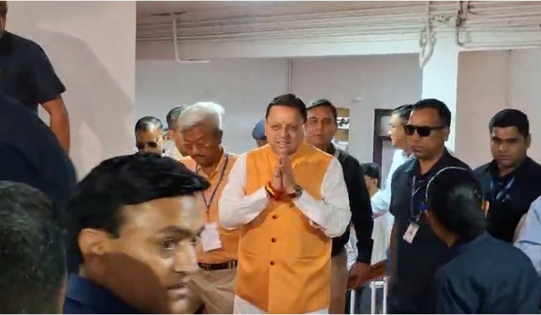 मुख्यमंत्री धामी का कांग्रेस पर हमला, बताया ‘महिला विरोधी’