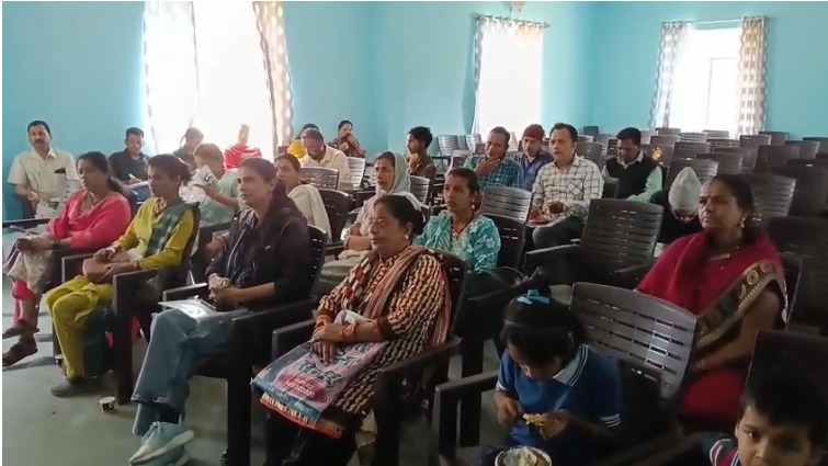 रानीखेत के ताड़ीखेत में वनाग्नि रोकथाम को लेकर चौपाल का आयोजन