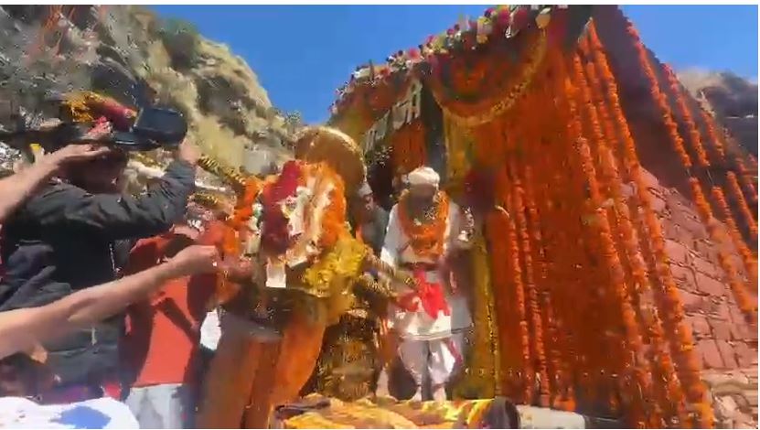 रुद्रनाथ मंदिर के कपाट खुले, जयघोषों से गूंजा हिमालय