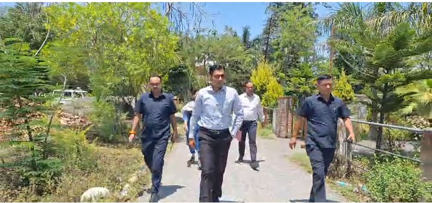 विकासनगर रजिस्ट्री ऑफिस पर डीएम का छापा, फर्जीवाड़े का बड़ा खुलासा