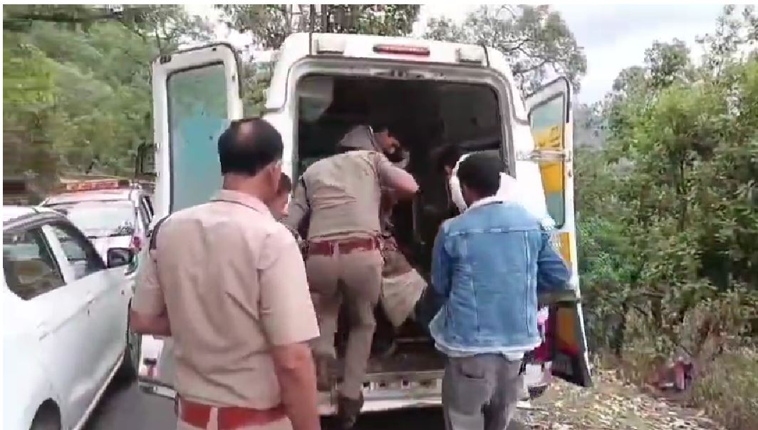चंपावत में दर्दनाक हादसा: 200 फीट खाई में गिरी कार, चालक की मौत