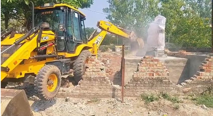 रुड़की में अजमीर जी महाराज की मूर्ति हटाने पर विवाद, स्वर्णकार समाज में रोष