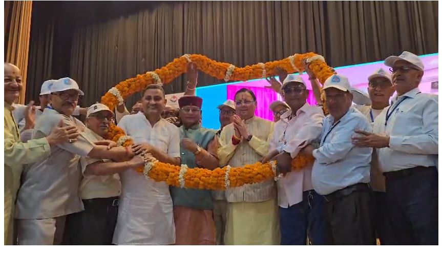 हल्द्वानी में सीएम धामी ने वरिष्ठों का सम्मान, वृद्धाश्रम की घोषणा