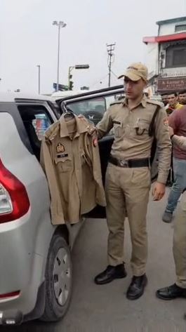 मसूरी में “ऑपरेशन प्रहार” के तहत बड़ी कार्रवाई, पुलिस वर्दी का दुरुपयोग करने वाला युवक गिरफ्तार