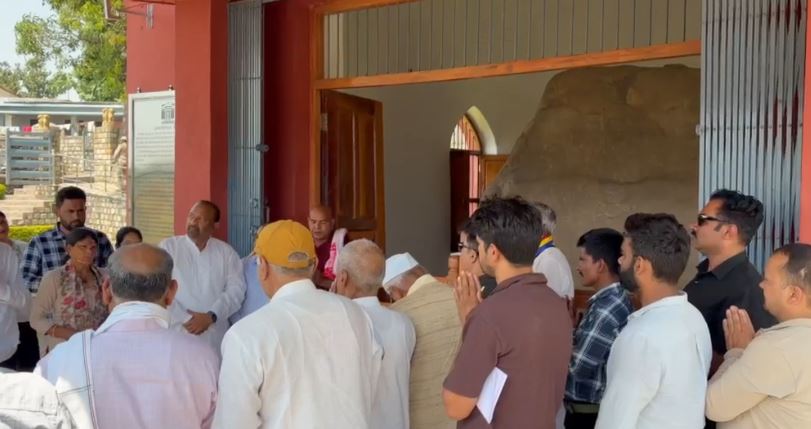 कालसी अशोक शिलालेख पर उमड़ा आस्था का सैलाब