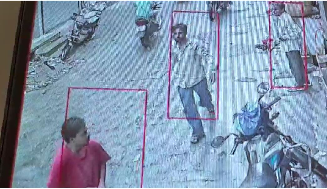 रुड़की में दिनदहाड़े फायरिंग, जामा मस्जिद के पास दहशत का माहौल
