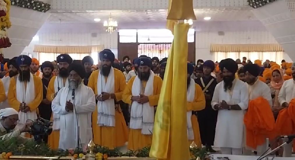हेमकुंड साहिब यात्रा का पहला जत्था ऋषिकेश से रवाना, उपराज्यपाल ने दिखाई हरी झंडी