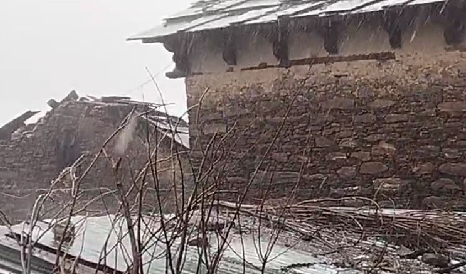 ज्योतिर्मठ में अचानक मौसम का कहर, ओलावृष्टि और जलभराव से जनजीवन प्रभावित