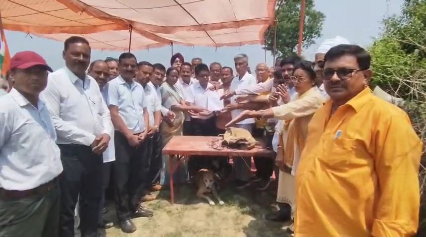 बिन्दुखत्ता में गौला नदी के कटाव के खिलाफ कांग्रेस का धरना, तटबंध निर्माण की मांग तेज