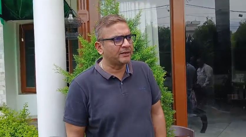 हल्द्वानी में सुमित हृदयेश का बयान, सरकार की नीतियों और परीक्षा व्यवस्था पर उठाए सवाल