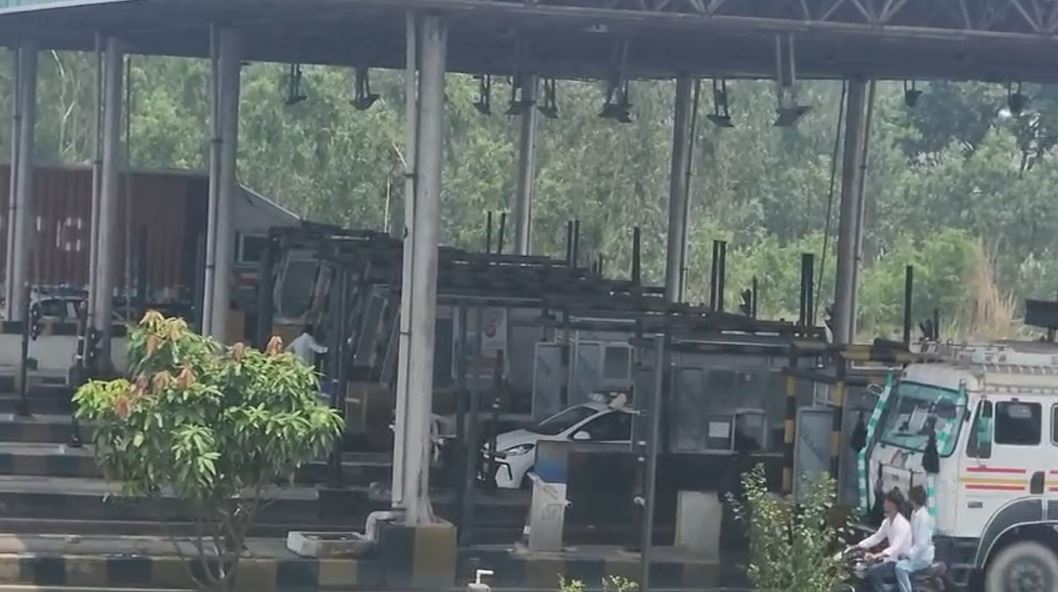 जसपुर में टोल प्लाजा पर जाम से हंगामा, किसानों ने दी चेतावनी