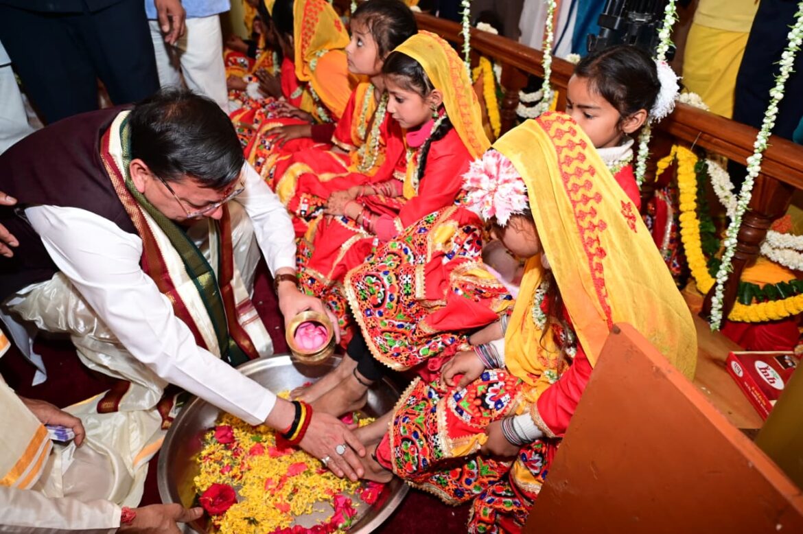 डोल आश्रम में श्री कल्याणिका हिमालय देवस्थानम न्यास के श्री पीठम स्थापना महोत्सव में मुख्यमंत्री धामी शामिल