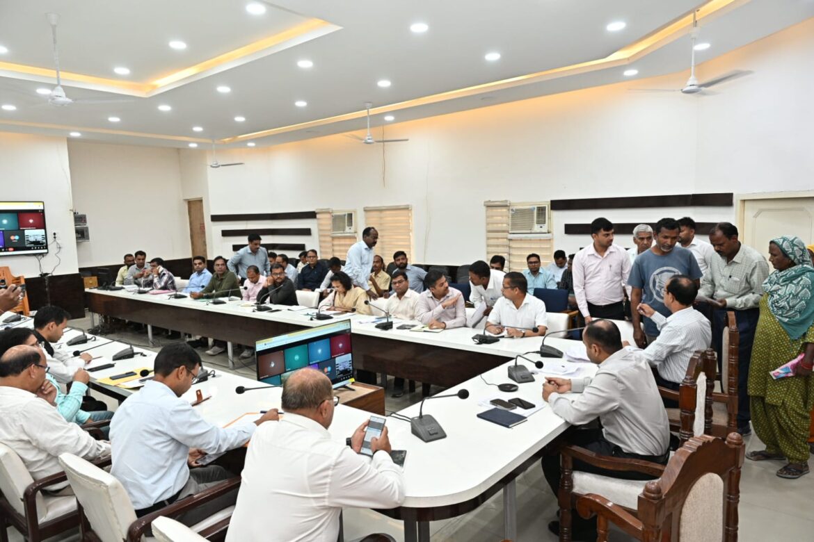 हरिद्वार में जनसुनवाई, 70 शिकायतें दर्ज, 32 का मौके पर समाधान