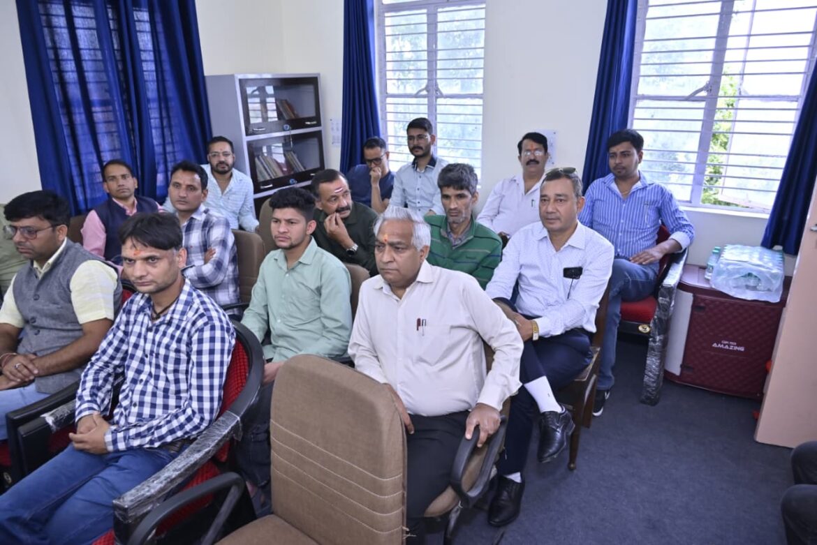 अल्मोड़ा में पत्रकार संवाद कार्यक्रम आयोजित, पत्रकारों ने उठाई कई मांगें