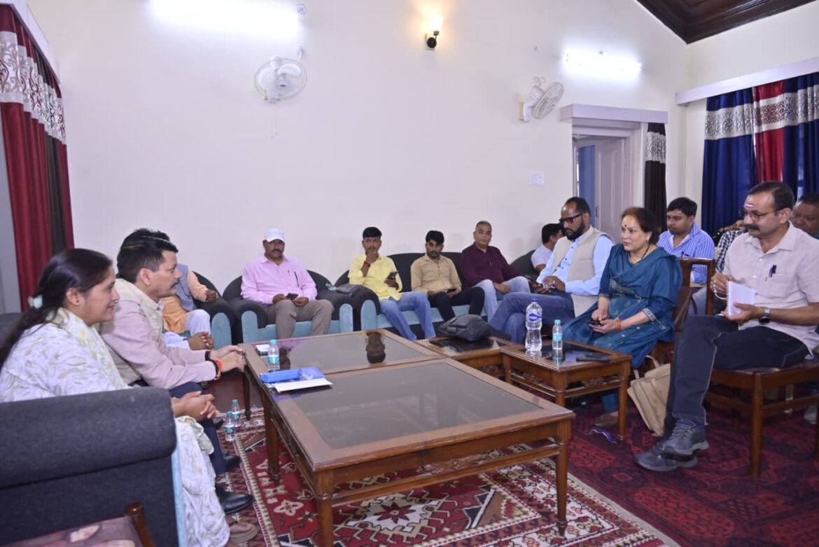 अल्मोड़ा में मीडिया सलाहकार समिति के उपाध्यक्ष ध्रुव रौतेला ने की प्रेस वार्ता और कार्यालय निरीक्षण