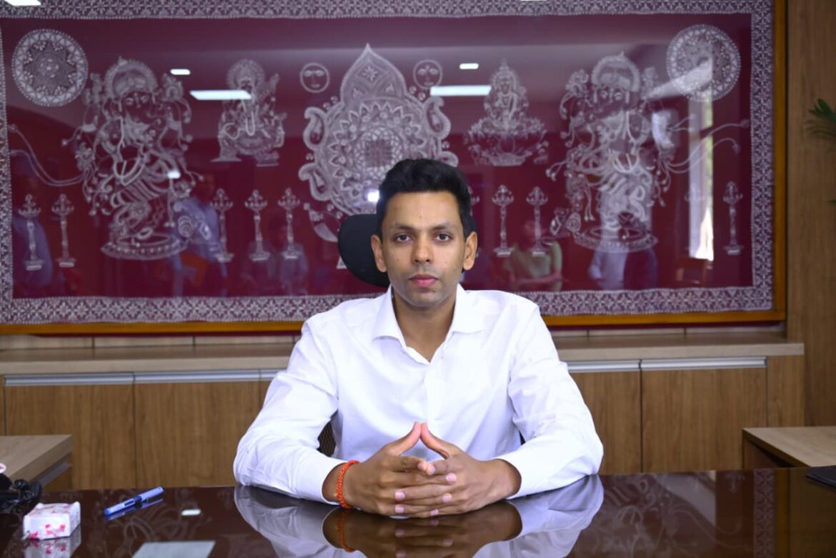 अल्मोड़ा में विशेष आधार कैंप आयोजित होंगे, डीएम ने दिए निर्देश