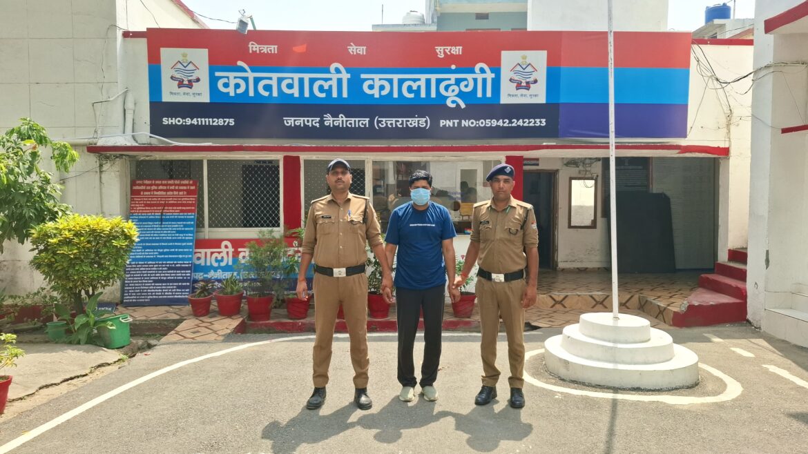 ऑपरेशन ‘प्रहार’ के तहत बड़ी कार्रवाई, 25 हजार का इनामी आरोपी गिरफ्तार