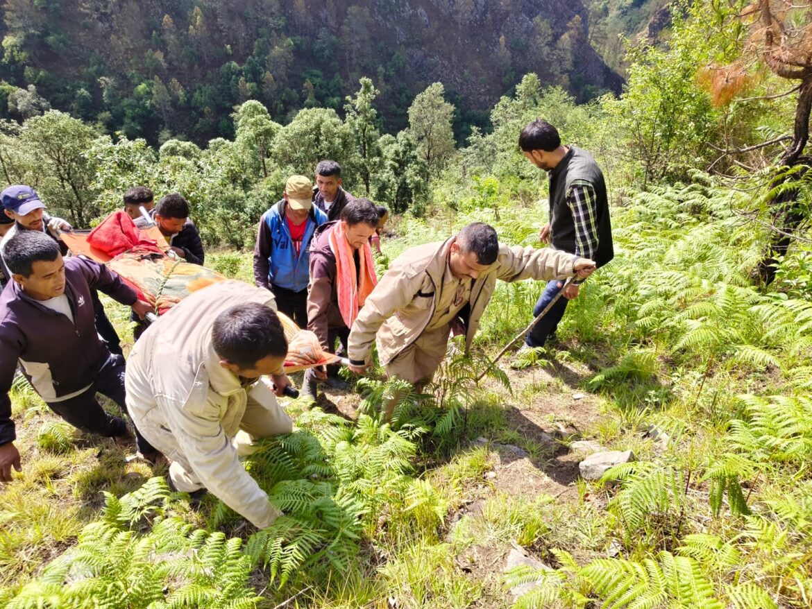 लोहाजंग मोटर मार्ग पर दर्दनाक हादसा, एक ही परिवार के तीन लोगों की मौत