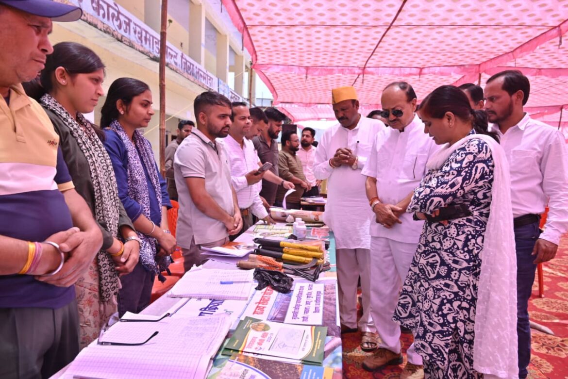 सल्ट के खुमाड़ में बहुउद्देशीय शिविर, 16 शिकायतों का हुआ निस्तारण