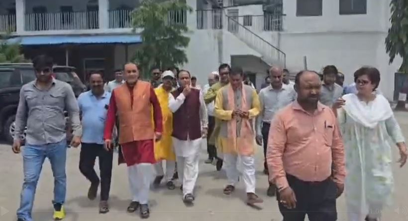 डोईवाला शुगर मिल में पैराई सत्र की तैयारियों का निरीक्षण, किसानों के हित में सरकार प्रतिबद्ध