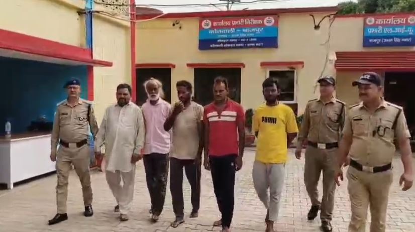 ऑपरेशन प्रहार के तहत बाजपुर पुलिस की बड़ी कार्रवाई, पांच ईनामी वारंटी गिरफ्तार