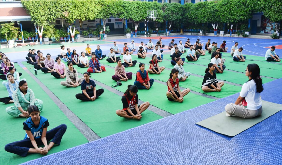 गुरुकुल इंटरनेशनल स्कूल में योग दिवस पर आयोजित हुआ विशेष योग शिविर