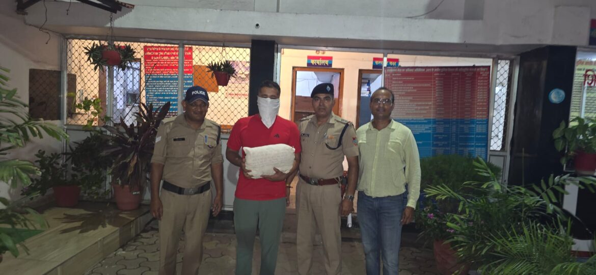 महिला के कपड़े चोरी करने वाला आरोपी गिरफ्तार, वायरल वीडियो के आधार पर पुलिस की कार्रवाई