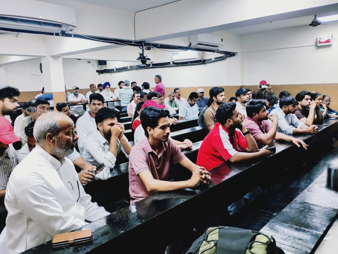 रुड़की में कांग्रेस का ‘छात्रों की गूंज’ कार्यक्रम, शिक्षा और भर्ती व्यवस्था पर उठाए सवाल