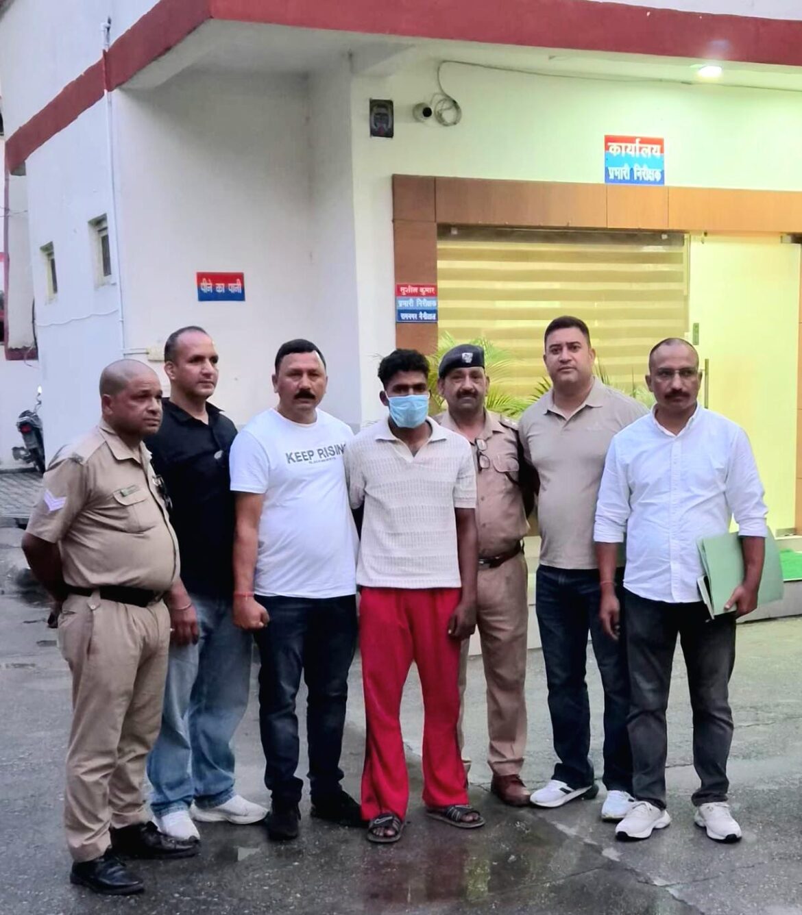 रामनगर पुलिस की बड़ी सफलता, ₹10,000 के इनामी लूट आरोपी को ग्रेटर नोएडा से दबोचा