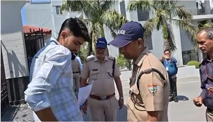 भर्ती परीक्षा को लेकर देहरादून में सुरक्षा व्यवस्था कड़ी, 16 केंद्रों पर छह हजार से अधिक अभ्यर्थी देंगे परीक्षा