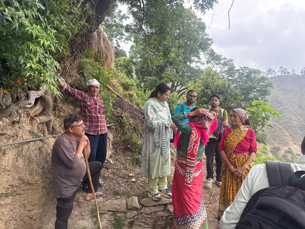 ताड़ीखेत विकासखंड के बहरो गांव में जल संकट, विमला रावत ने किया निरीक्षण