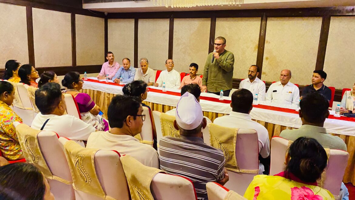 ‘छात्रों की गूंज’ कार्यक्रम की तैयारियों को लेकर विधायक सुमित हृदयेश ने की बैठक