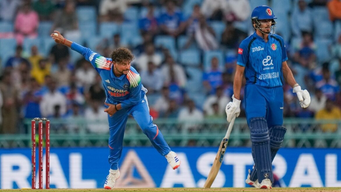 टीम इंडिया में नहीं मिला मौका, अब यॉर्कशायर के लिए काउंटी क्रिकेट खेलेंगे कुलदीप यादव