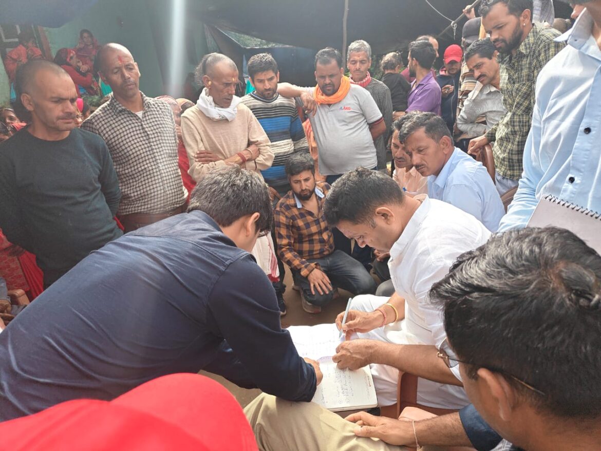 कैबिनेट मंत्री राम सिंह कैड़ा ने ओखलकांडा क्षेत्र का किया दौरा, ग्रामीणों की समस्याएं सुन अधिकारियों को दिए निर्देश