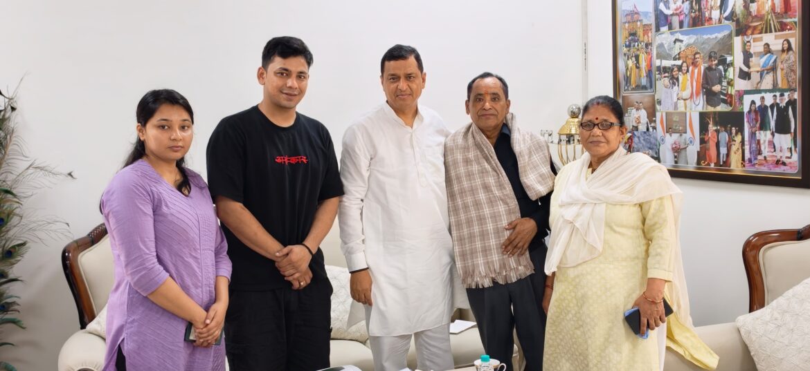 मालवीय नगर होटल अग्निकांड मामले में गिरफ्तार केसर नेगी ने गढ़वाल सांसद अनिल बलूनी से की मुलाकात