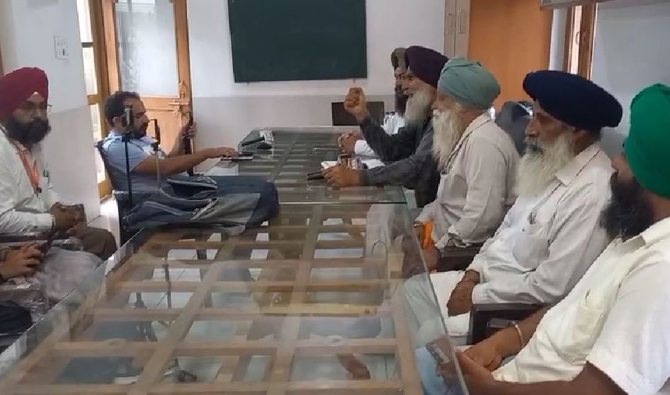 वर्ग-4 की भूमि को भूमिधरी में बदलने की घोषणा पर किसान यूनियन ने जताया आभार